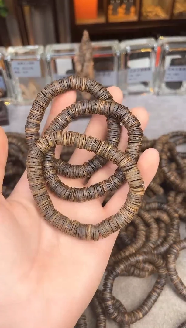 【闪购商品】沉香手串29号沉水虫漏多样性发货1条