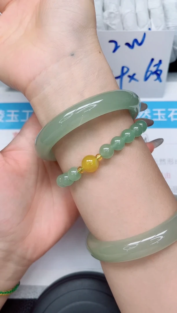 未镶嵌手镯石英质玉173-60.7