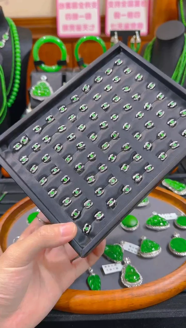 翡翠未镶嵌耳饰天然A货翡翠+发其一