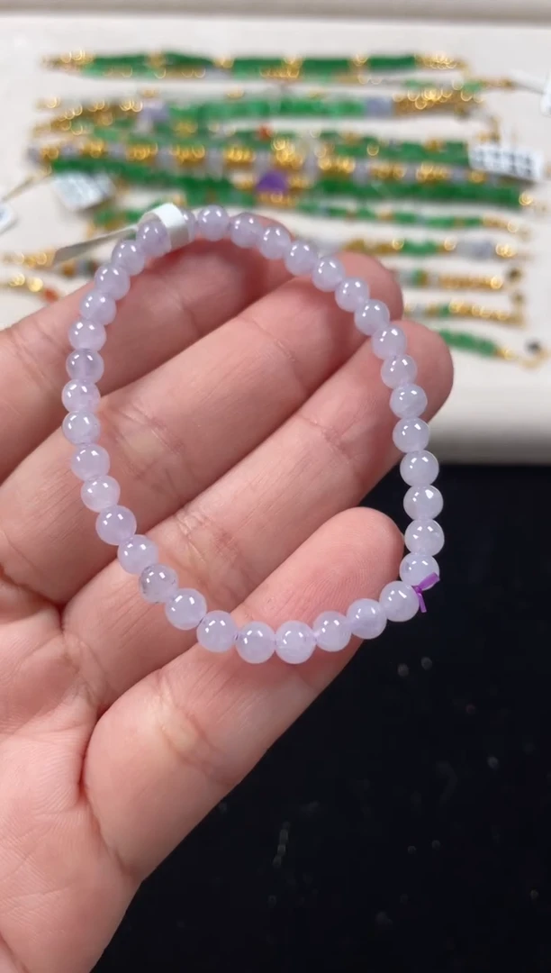 未镶嵌手串翡翠一条   P431