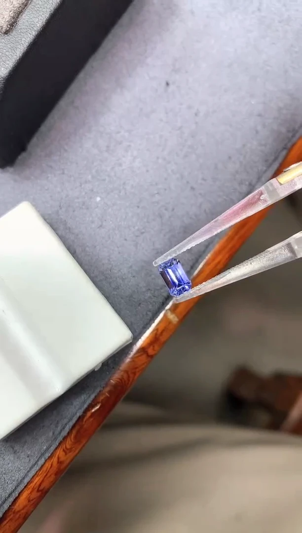 裸石蓝宝石一粒0.99ct CGTL-13012