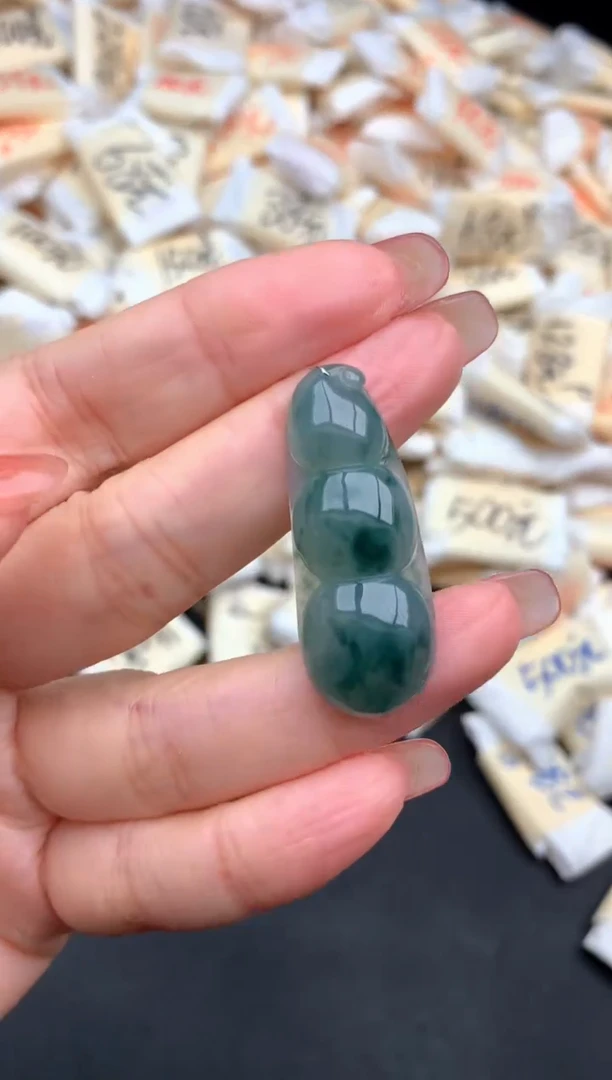翡翠挂件未镶嵌一