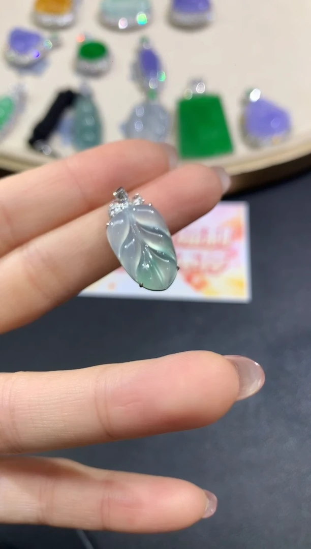 吊坠(不含链)18K金镶嵌翡翠吊坠A3|6800