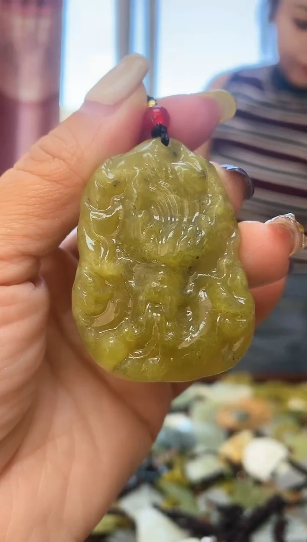 未镶嵌岫玉吊坠