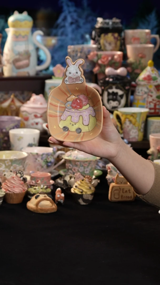 摆件陶景德镇釉下彩手绘设计师款陶瓷