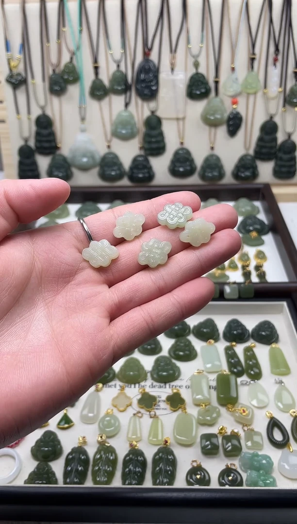 吊坠(不含链)未镶嵌和田玉随机发