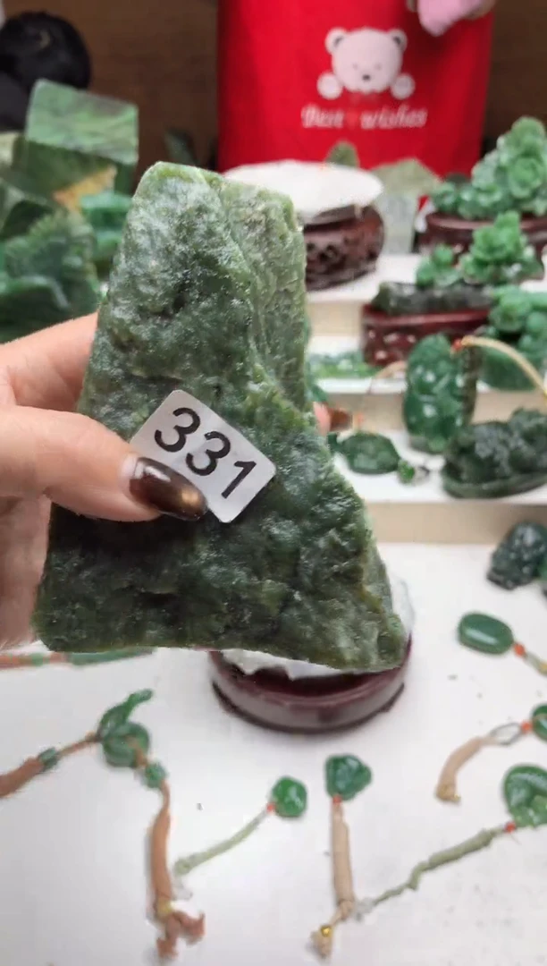 未镶嵌和田玉摆件1