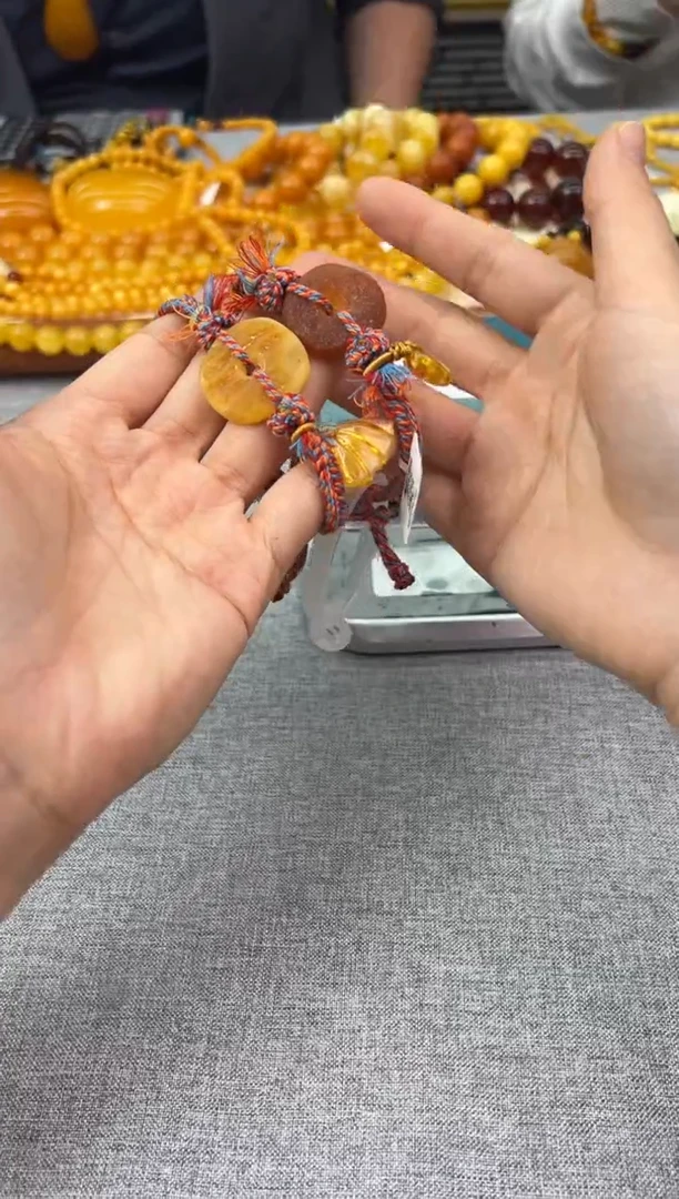 【闪购商品】琥珀手绳未镶嵌76秒拍号