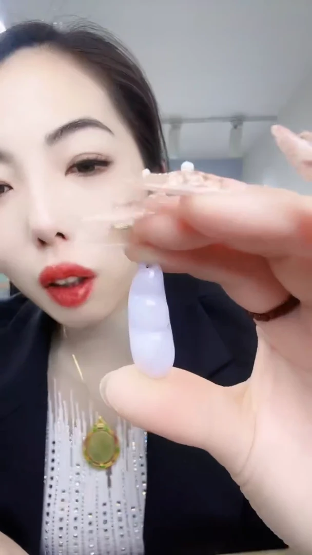 【闪购商品】翡翠颈饰未镶嵌福豆