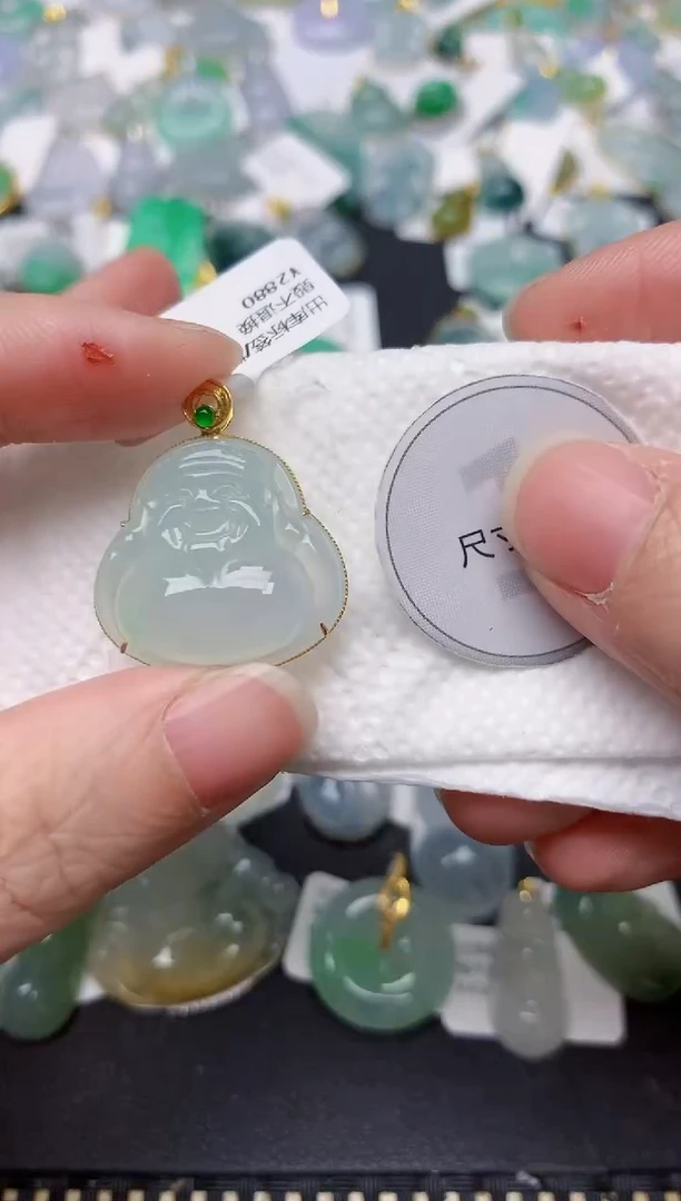 颈饰18K金镶嵌翡翠天然缅甸A货翡翠