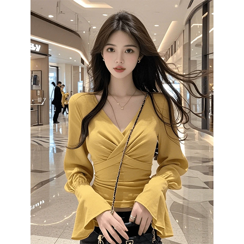 法式交叉V领喇叭长袖黄色衬衫女秋季设计感收腰显瘦别致气质上衣