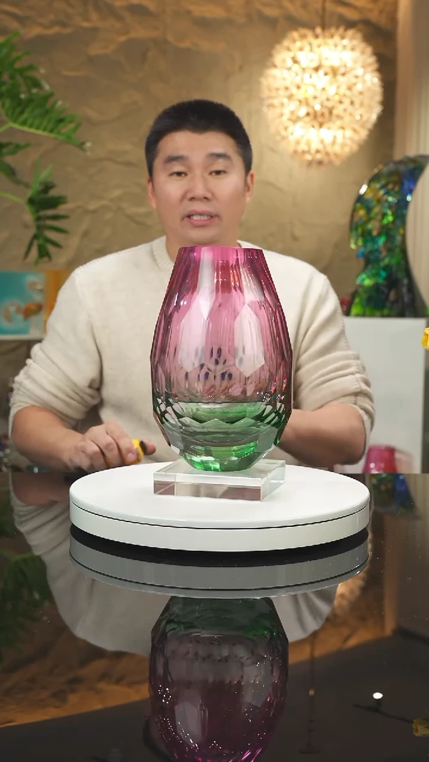 【闪购商品】摆件金红绿渐变切面花瓶