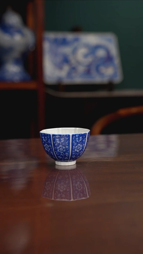 晓月柴窑 牡丹纹饰