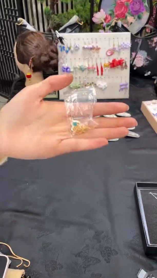 织绣?****?非遗苏绣手工饰品