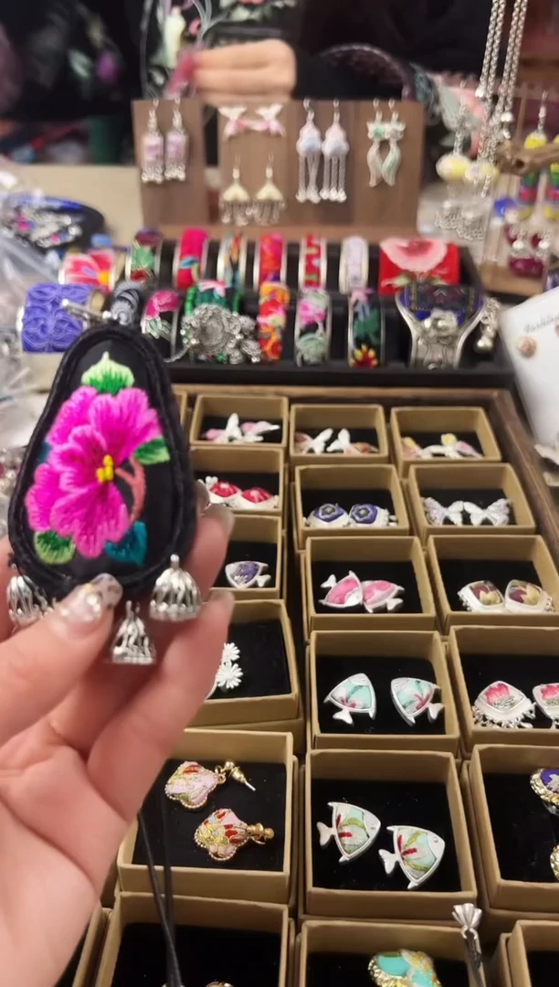 【闪购商品】织绣民族风老绣饰品449