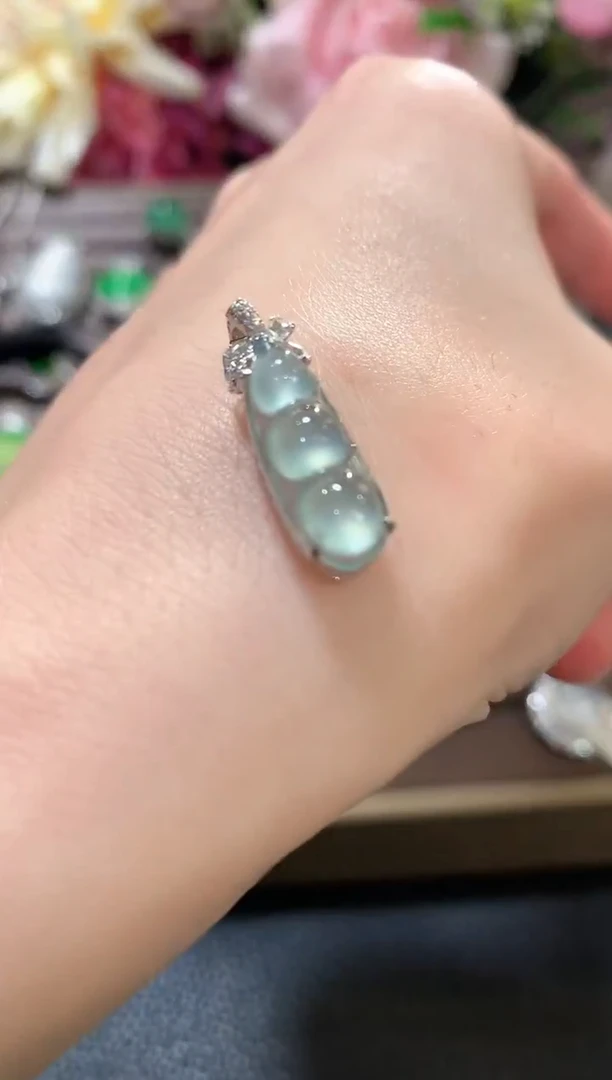 吊坠(不含链)18K金镶嵌翡翠柠*c10