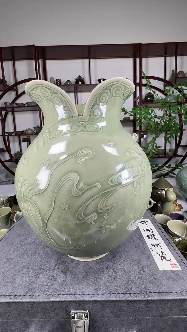 付*特价 飞天旗袍神女瓶