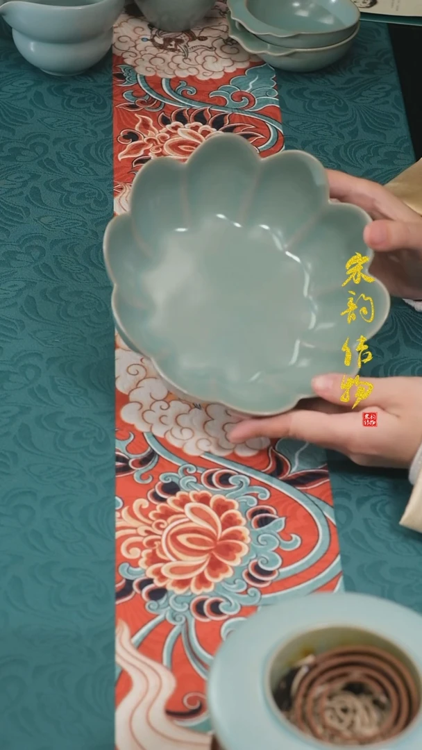 【闪购商品】汝官窑原矿釉复烧级莲花盘