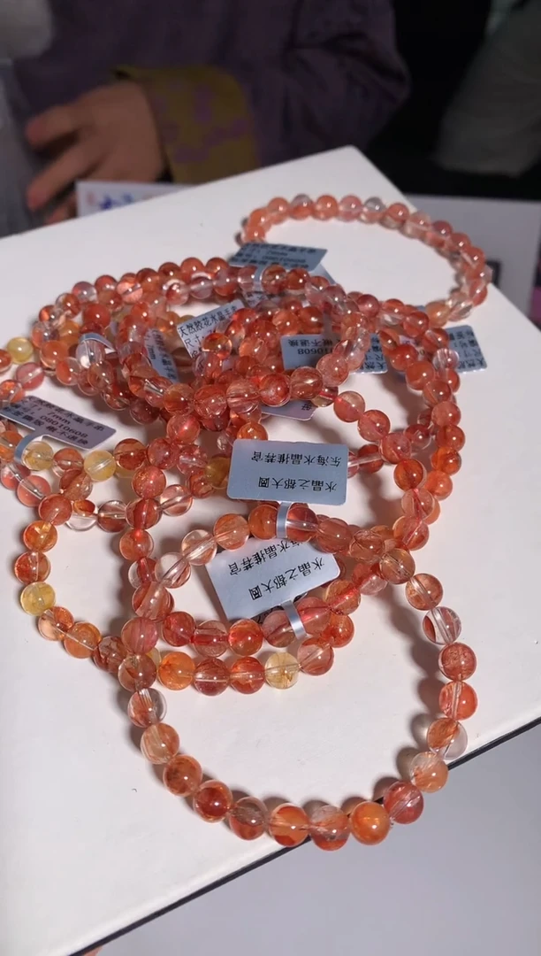 【闪购商品】水晶手链未镶嵌7mm锦鲤胶花水晶手链多样性发其一