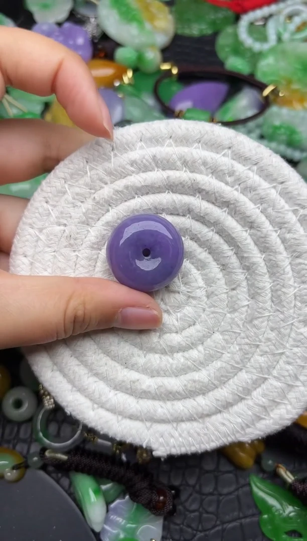 颈饰未镶嵌翡翠缅甸翡翠吊坠