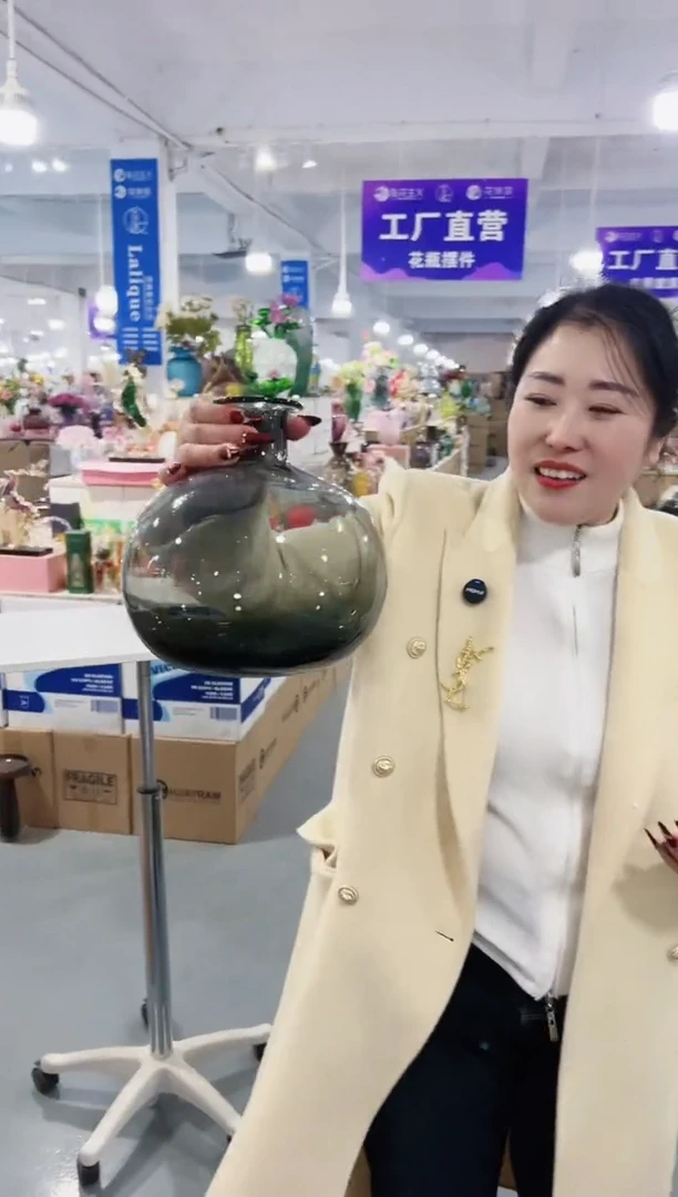 【闪购商品】玻璃花伴你花瓶微瑕--UMNG