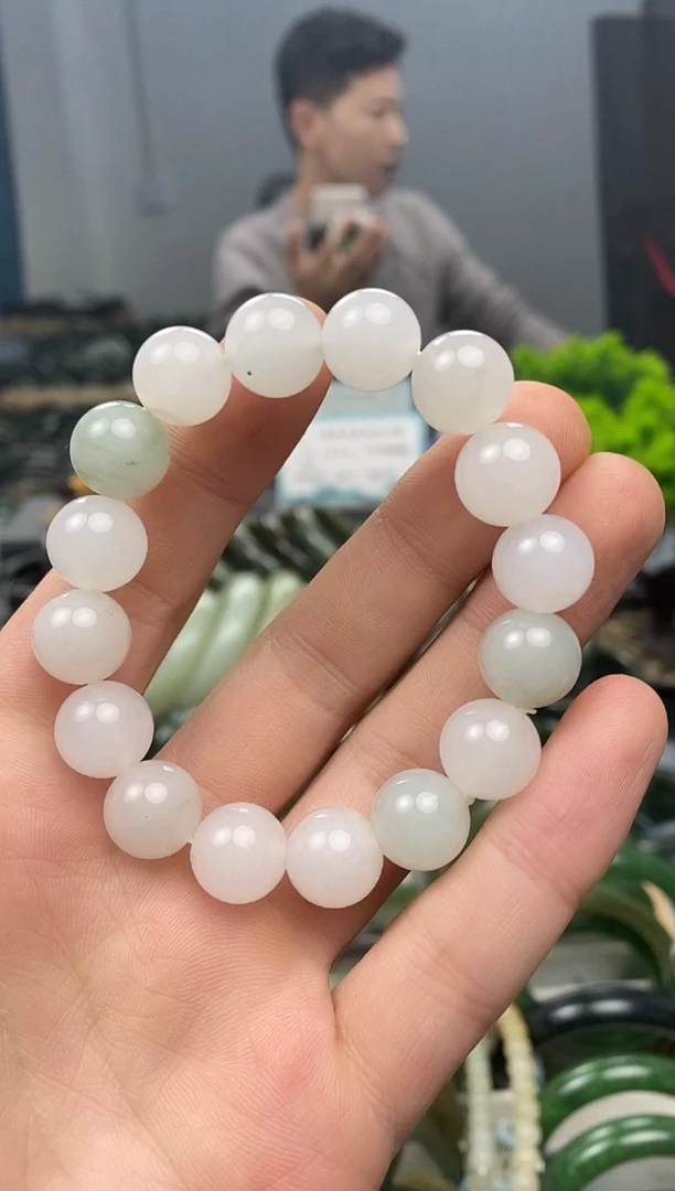 未镶嵌手镯透闪石质玉12mm