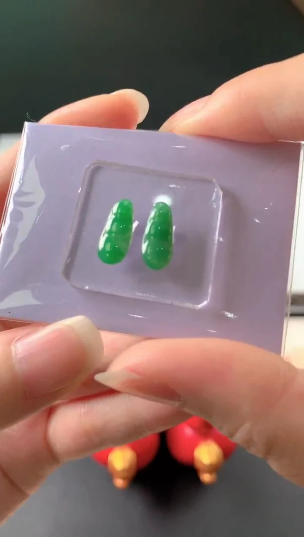 未镶嵌定制翡翠A裸玉（客户意向镶嵌）