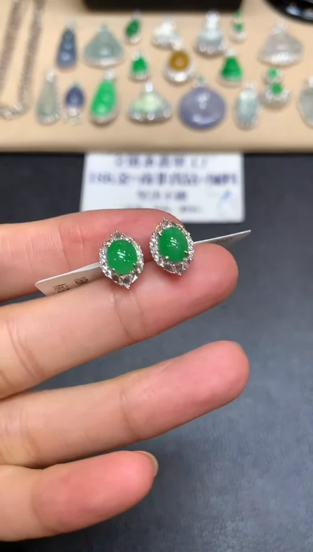 18K金镶嵌翡翠耳饰蛋面【无服务费【24小时鉴赏期】