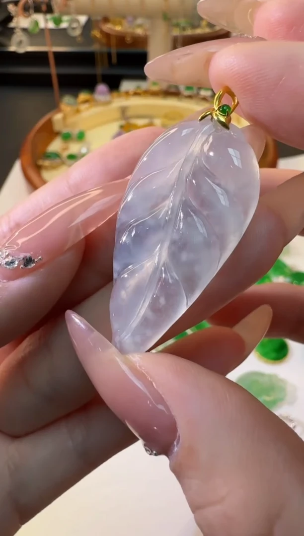 【闪购商品】翡翠颈饰18K金镶嵌缅甸翡翠A货挂件