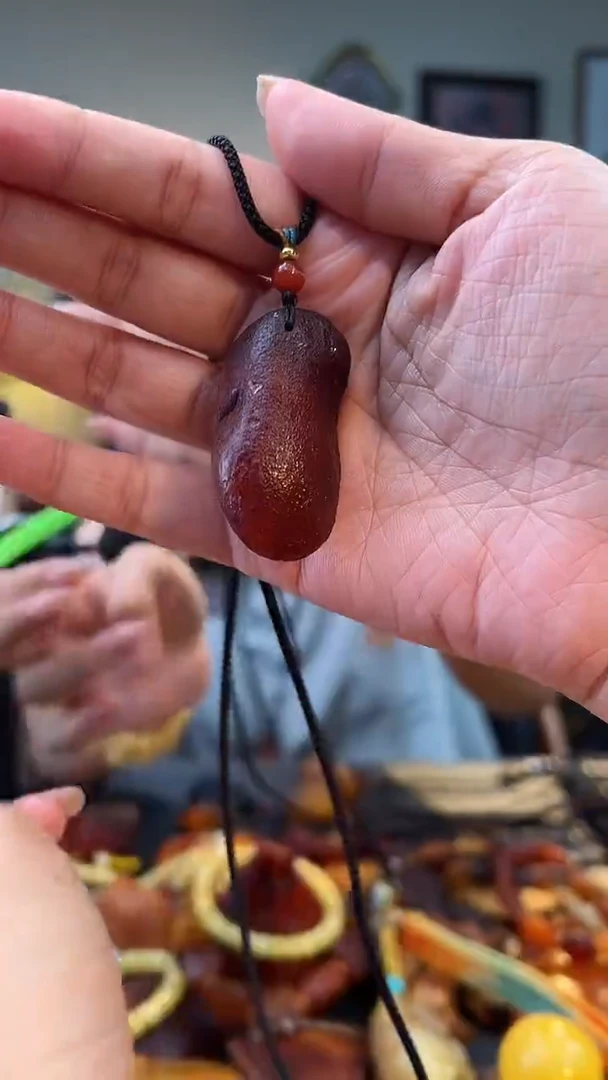 琥珀颈饰未镶嵌吊坠