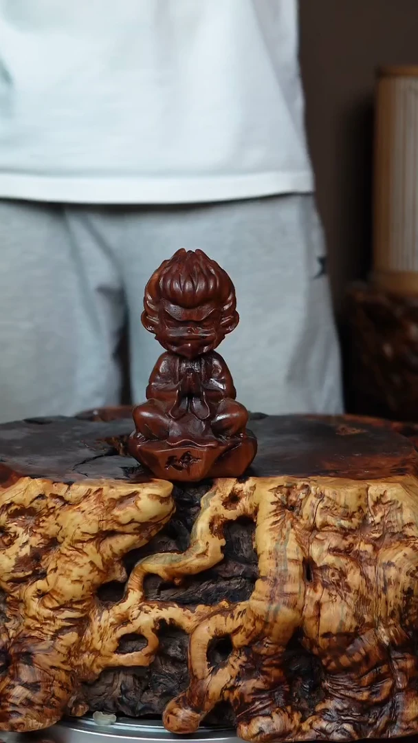 枣木百年鸡心枣木斗战胜佛
