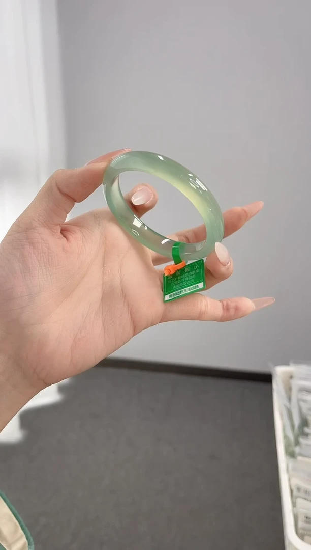 【闪购商品】玛瑙/玉髓手镯未镶嵌52-53圈