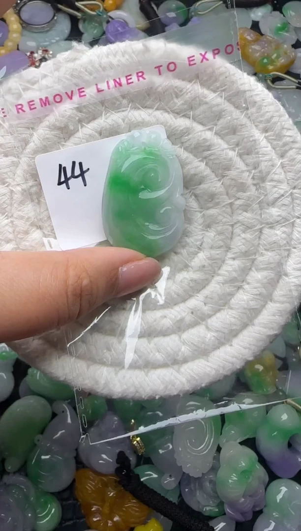 颈饰未镶嵌翡翠缅甸翡翠吊坠