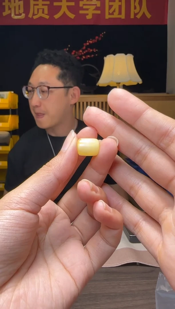 【闪购商品】琥珀颈饰未镶嵌蜜蜡桶珠单珠