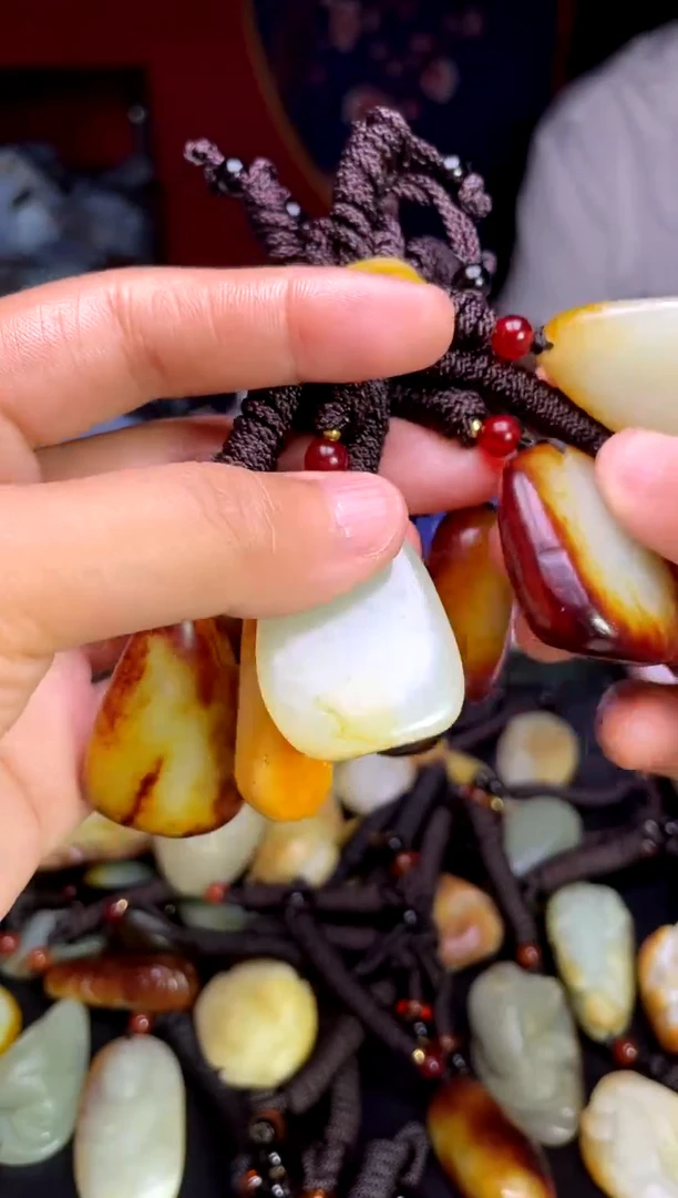 和田玉未镶嵌颈饰1