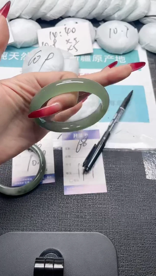 未镶嵌手镯石英质玉68-58