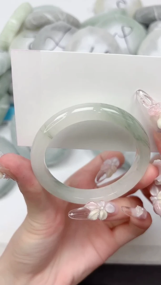 未镶嵌手镯石英质玉120-52.4