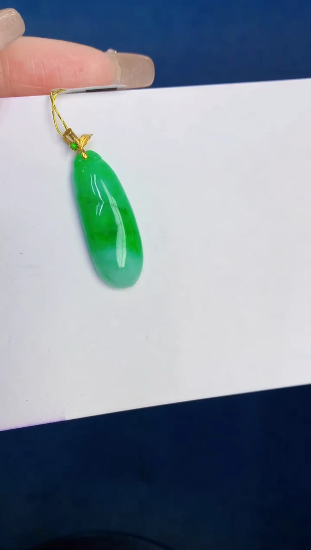 颈饰18K金镶嵌翡翠缅甸天然翡翠A货