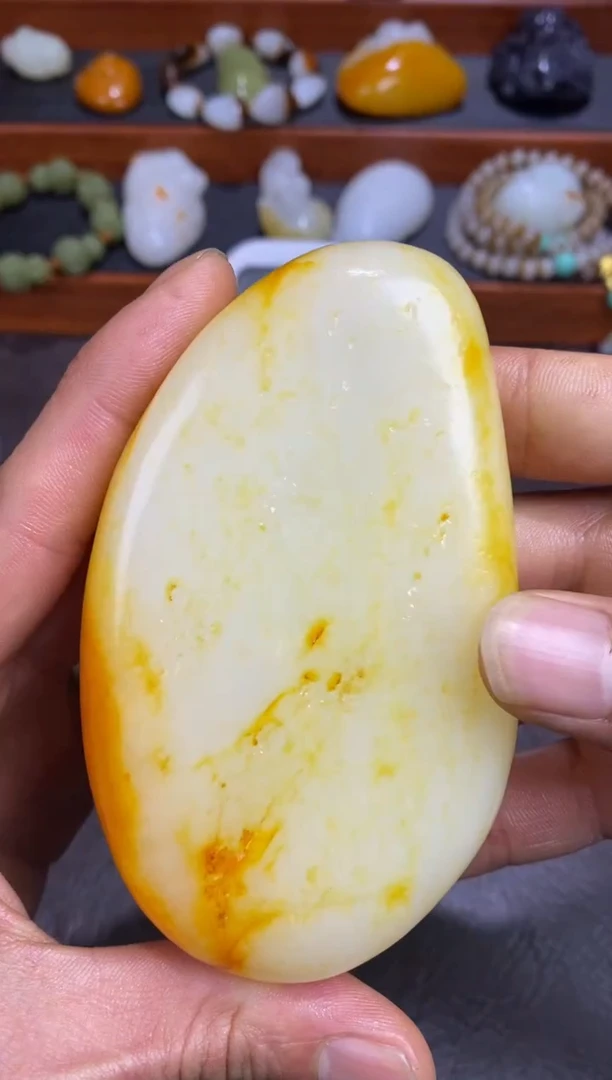 未镶嵌和田玉摆件刘***…和田玉