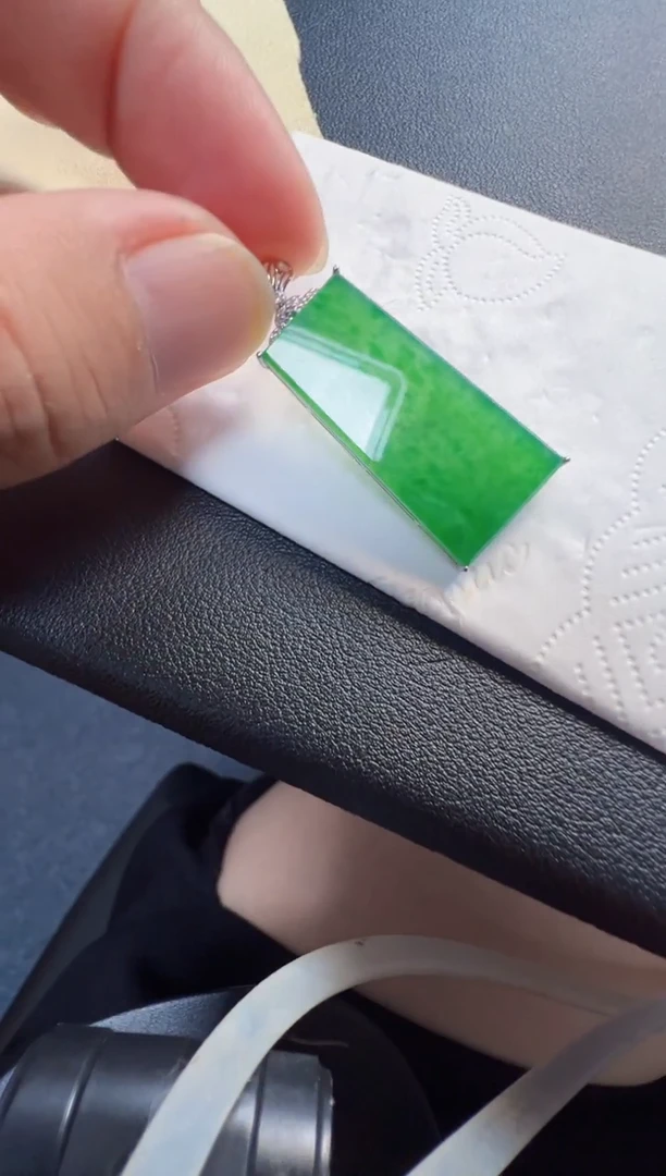 吊坠(不含链)18K金镶嵌翡翠4680