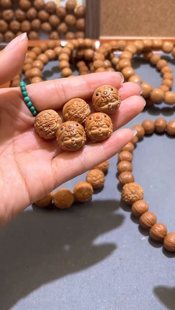 猴头核桃吊坠镶嵌款扎基拉姆