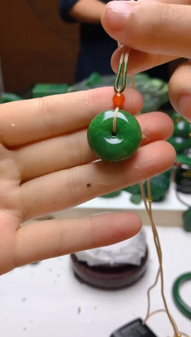 未镶嵌和田玉（碧玉）珠宝半成品随机发货一个