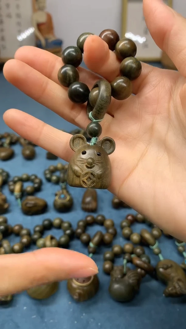 【闪购商品】维腊木（绿檀）把件鼠来宝 盘玩件