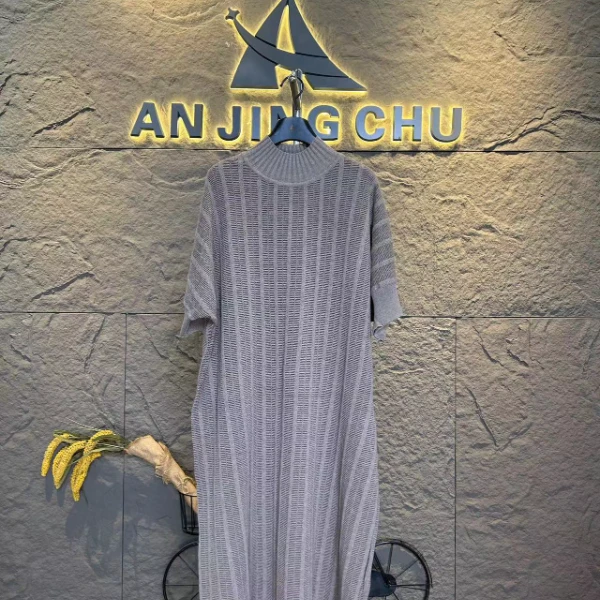 70  加厚保暖秋冬必备时尚上档次洋气中长款毛衣上衣-