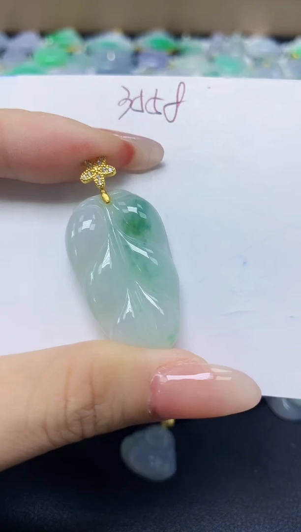 翡翠未镶嵌颈饰 天然缅甸翡翠A货