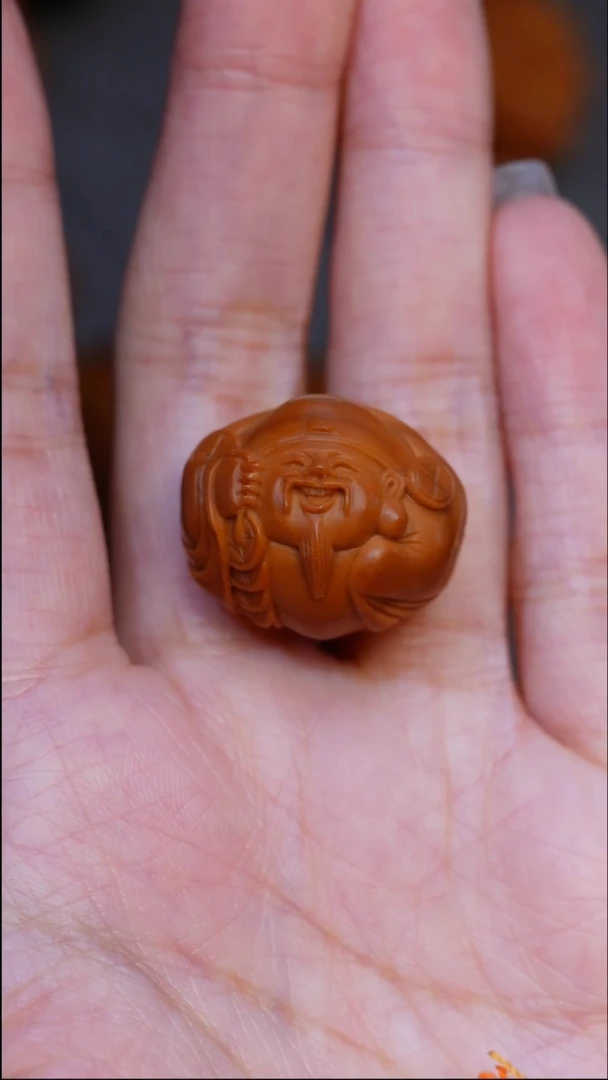 橄榄核吊坠宋亚琴横财神手拿铜钱