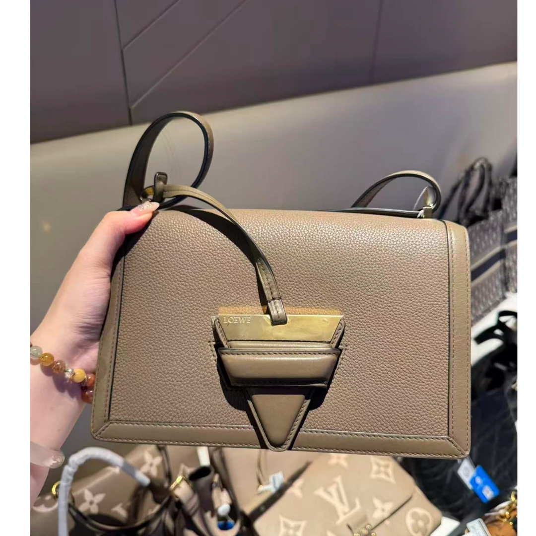 99新 LOEWE/罗意威 罗意威lowwe三角包/亲妈寄卖/649491