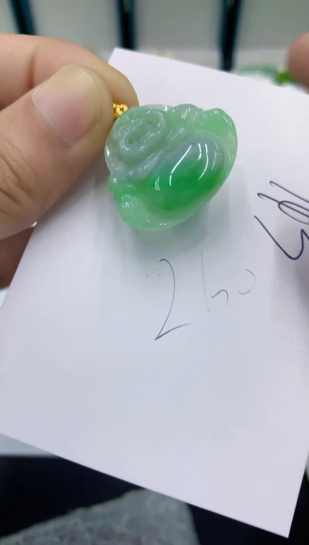 翡翠挂件18K金镶嵌翡翠