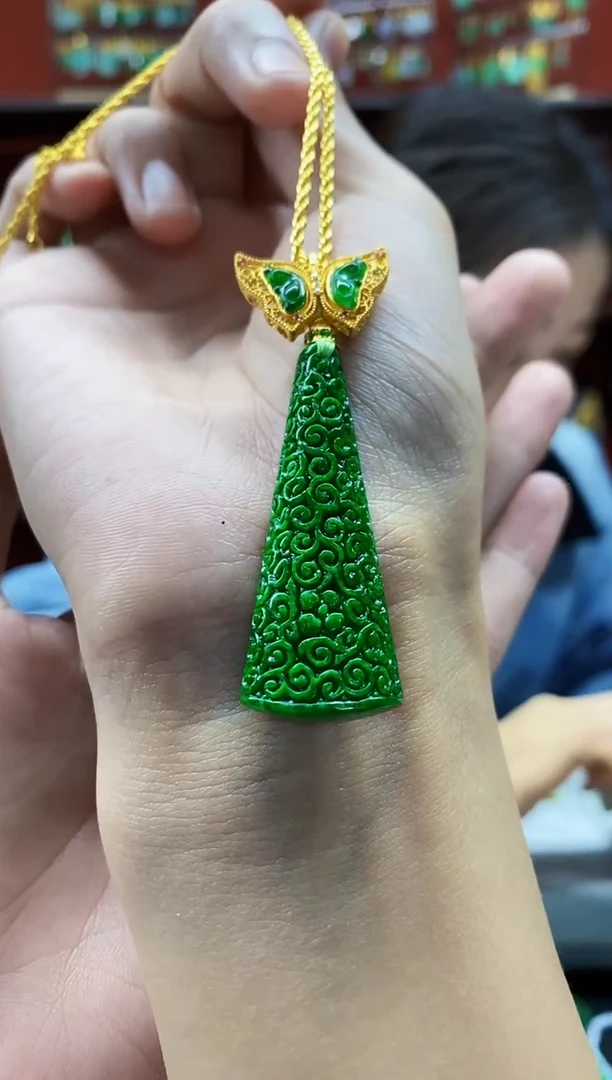 颈饰未镶嵌翡翠吊坠