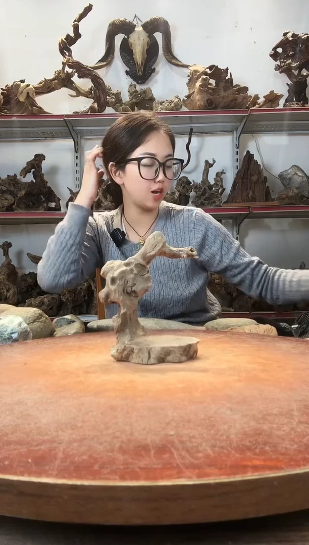 木?****店黄荆随型风化镂空底座摆件无漆无蜡